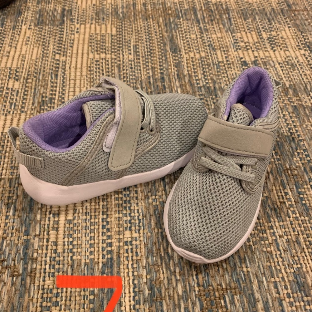 Toddler shoes